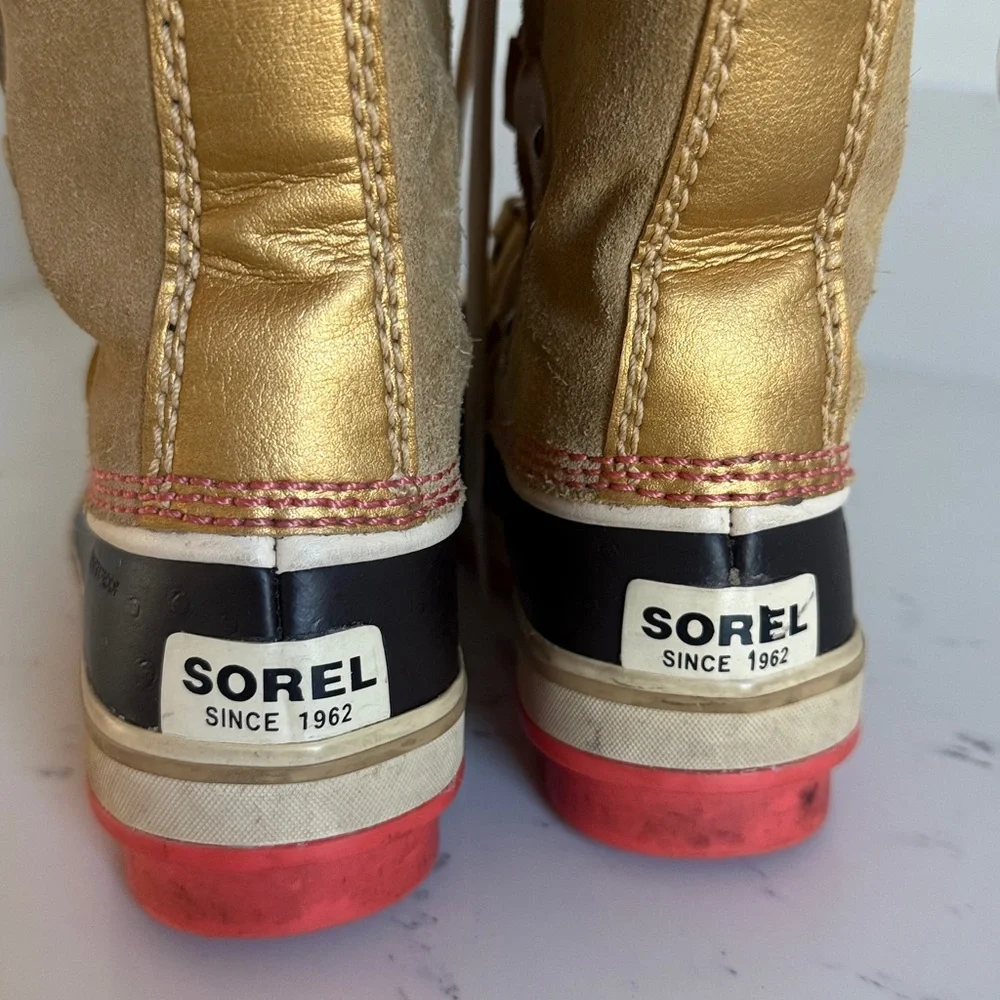 Sorel Joan of Arc Girls Snow Boots Kids Size 1 Gold and Pink Color